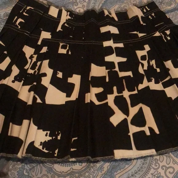 Black pleated skirt brand new